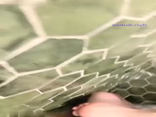 (2)年轻极品性瘾情侣挑战不可能～要在每一家澡堂里都干一次外面顾客走来去里面偷偷操