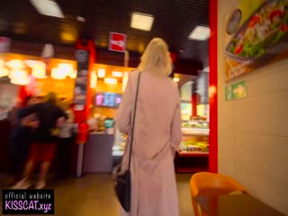 口交和附带饮料的咖啡