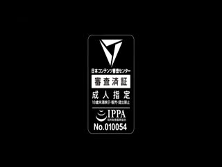 美術課偷看小褲褲被抓包罰全裸被素描
