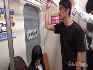 痴汉电车，不敢出声音的套装少女 木村津名 caribbeancom_091513-431