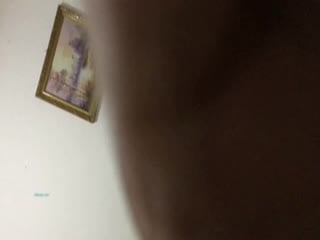 最近厮混上的前两年死了老公的超市老板娘35岁性欲强每次都要给她舔和用指尖阳具辅助才能满足她