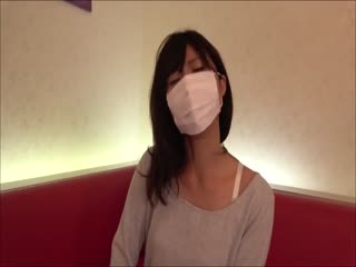 美丽裸娘首次拍摄就中出