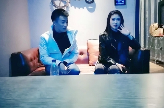 00年极品可爱妹子，可爱又性感，性格乖巧听话，皮肤白嫩光滑奶子大，舌吻激情口交啪啪秀