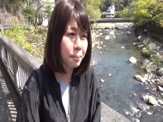 色白Ｅカップ美巨乳-アイドル並みに可愛い美少女歳とプライベート温泉旅-露天屋外での羞恥