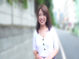 素人太太AV出演！騷疼身體與黑森林私處無底性慾的四十路妻 伊織