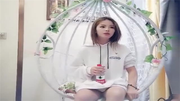 黄先生最喜欢的学妹最骚的女神肉体性爱摩擦