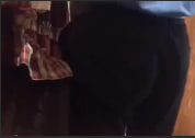 清纯女友半推半就被精瘦男友推倒，按在床上狠狠抽插娇喘不断