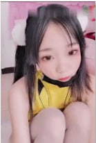 骚浪网红小仙云儿穿皮卡丘紧身衣自慰，狂舔嫩穴流出的爱液！