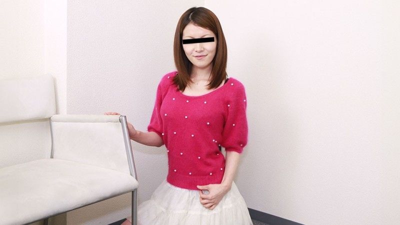 亲生女儿雾岛安娜在试衣间与服饰店员发生原始性行为 霧島あんな 10musume_081624_01