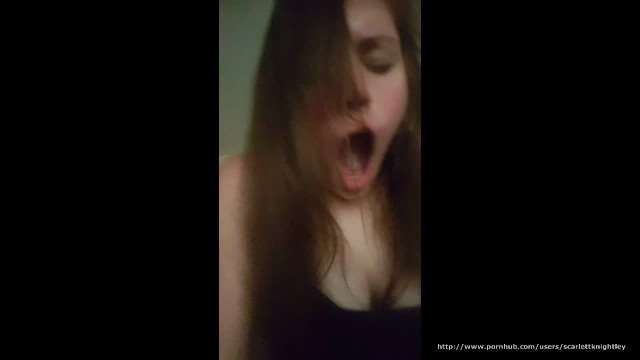 ScarlettKnightley 高中嫩妹初尝巨根，狂干到高潮喷水